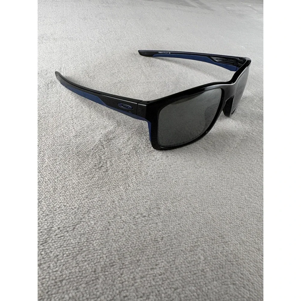 Oakley Mainlink Sunglasses Polished Black Navy Blue Frames OO9264-18 57mm Mens